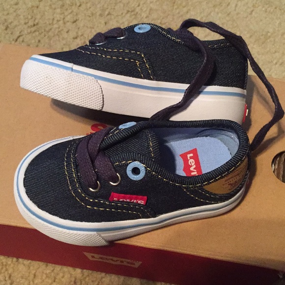 Levi's Other - Levi sneakers size 4t NWT